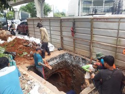 Biang Macet Panjang Jakarta: Galian Kabel Manhole di Tendean Jaksel