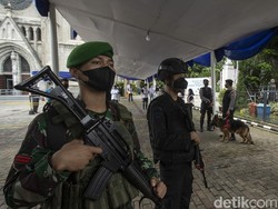 TNI-Polisi Cek Pengamanan Gereja di Depok, Jamin Misa Natal Berjalan Damai