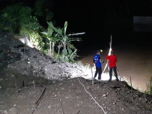 Seorang Bocah Hanyut di Sungai Cikembulan Pangandaran yang Meluap
