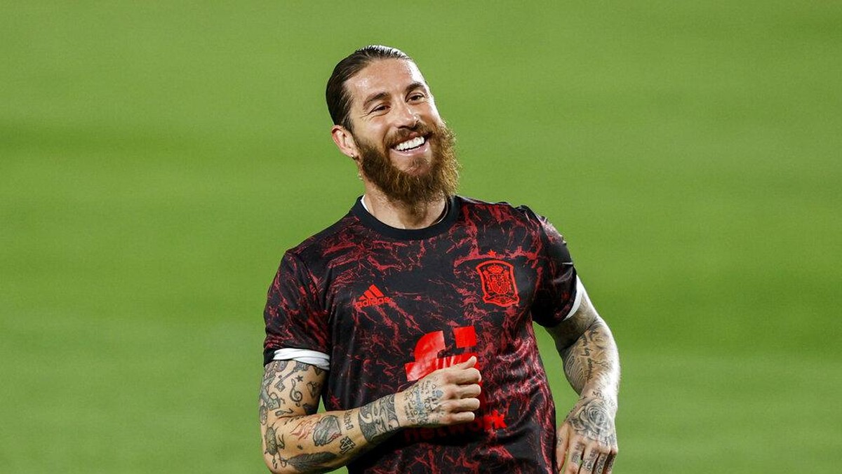Sergio Ramos cedera betis, absen lawan Liverpool dan Barcelona (AP/Fermin Rodriguez)