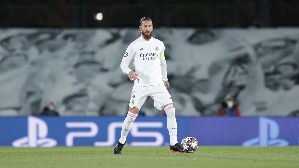 MADRID, SPAIN - MARCH 16: Sergio Ramos of Real Madrid CF controls the ball during the UEFA Champions League Round of 16 match between Real Madrid and Atalanta at Alfredo Di Stefano stadium on March 16, 2021 in Madrid, Spain. Sporting stadiums around Spain remain under strict restrictions due to the Coronavirus Pandemic as Government social distancing laws prohibit fans inside venues resulting in games being played behind closed doors. (Photo by Gonzalo Arroyo Moreno/Getty Images)
