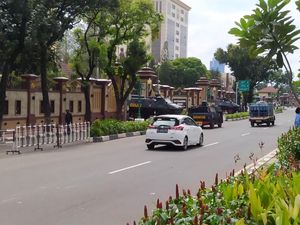 Pengamanan Mabes Polri Diperketat Usai Diserang, Barracuda Disiagakan Pengamanan Mabes Polri Diperketat Usai Diserang, Barracuda Disiagakan