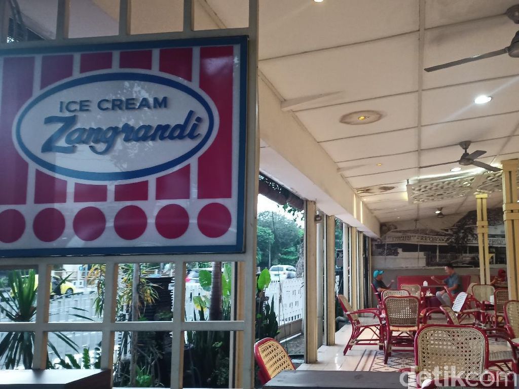 Sempat Tutup, Kedai Es Krim Legendaris Zangrandi Kembali Buka Sempat Tutup, Kedai Es Krim Legendaris Zangrandi Kembali Buka