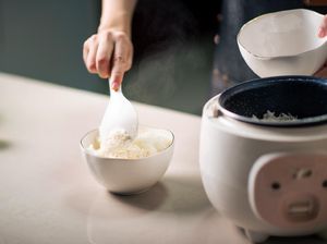 Pemerintah Mau Bagi-bagi 680.000 Rice Cooker, Siapa yang Bisa Dapat?