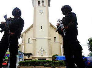 4 Wanita Ditangkap, Diduga Memotivasi Bomber Katedral Makassar 4 Wanita Ditangkap, Diduga Memotivasi Bomber Katedral Makassar