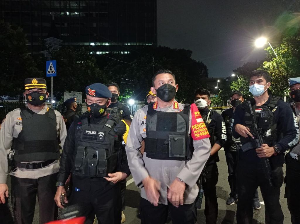 Polisi Cari Orang yang Letakkan Benda Misterius di GPIB Effatha Jaksel Polisi Cari Orang yang Letakkan Benda Misterius di GPIB Effatha Jaksel