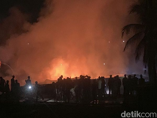 Kebakaran Kembali Landa Kamp Rohingya di Bangladesh