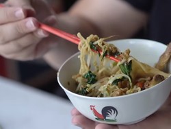 Mangkuk Ayam Jago hingga Warna Gerobak Mie Ayam Punya Filosofi Menarik