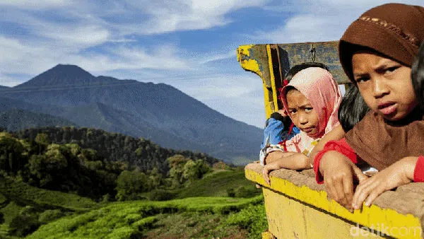 Begini Potret Perjuangan Pelajar SD Menuju Sekolah