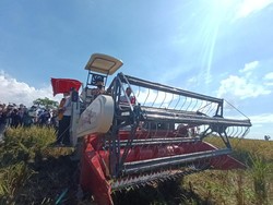 Panen Raya di Karawang, Mentan Pastikan Pangan Terkendali Saat Ramadhan