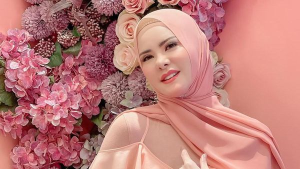 6 Potret Artis Indonesia Berdarah Tionghoa yang Putuskan Jadi Mualaf