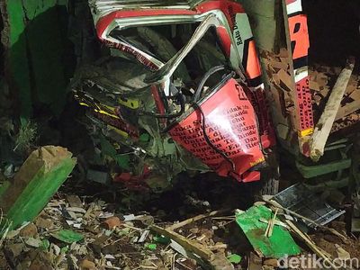 Begini Kondisi Truk yang Tabrak Madrasah di Garut