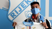 Inilai Brylian Aldama, dengan jersey HNK Rijeka, klub Eropa yang akan ia bela. HNK Rijeka sendiri merupakan klub papan atas di Liga Kroasia, dan sukses menjadi penantang kejuaraan dalam sedekade terakhir. (Foto: Instagram @nk_rijeka)