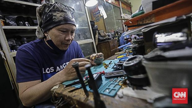 Bursa Kamera, Metro Atom Pasar Baru Bursa Kamera, Metro Atom Pasar Baru. Jakarta, 31 Maret 2021 . (CNN Indonesia/ Adhi Wicaksono)