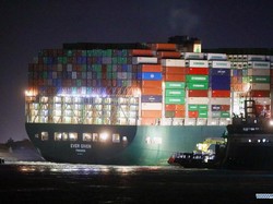 Kabar Terkini Kapal Raksasa yang Nyangkut di Terusan Suez