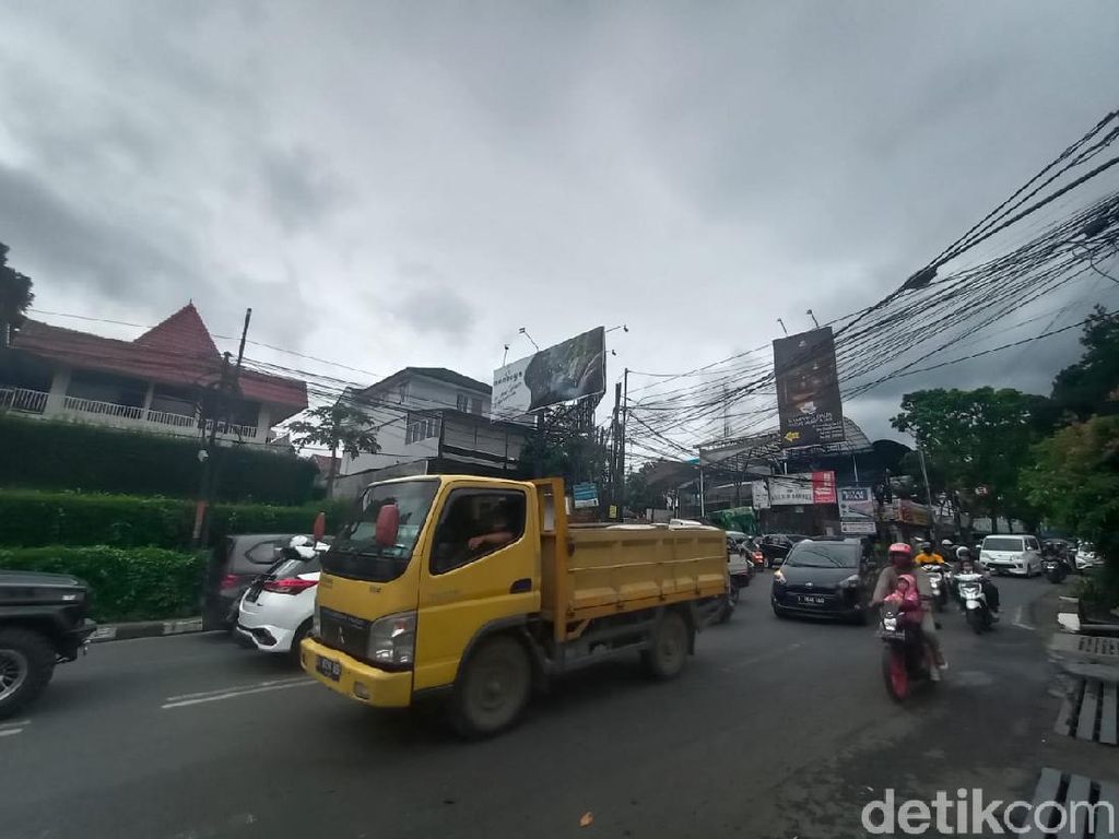 Libur Panjang, Arus Lalin di Ledeng Bandung ke Lembang Padat