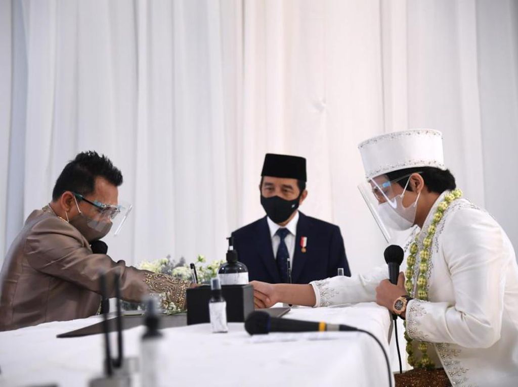 Pro-kontra Mengemuka Usai Jokowi Jadi Saksi Nikahan Aurel-Atta Pro-kontra Mengemuka Usai Jokowi Jadi Saksi Nikahan Aurel-Atta