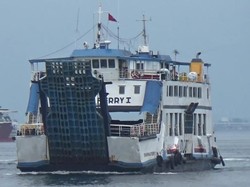 Momen Libur Panjang Dimanfaatkan Pemudik dari Bali Nyekar Jelang Ramadhan