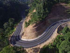 Jalan Perbatasan Terus Dibangun, Wow Hasilnya Bikin Takjub Jalan Perbatasan Terus Dibangun, Wow Hasilnya Bikin Takjub