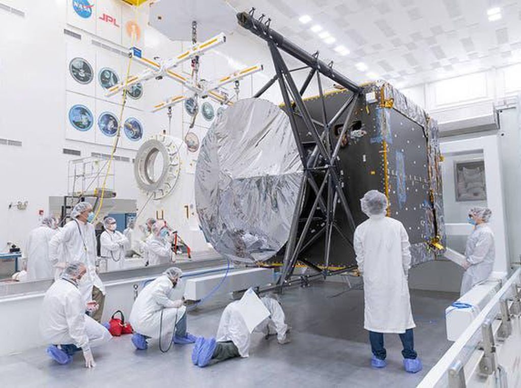 NASA Rakit Pesawat Buat Sambangi Asteroid Paling Berharga NASA Rakit Pesawat Buat Sambangi Asteroid Paling Berharga