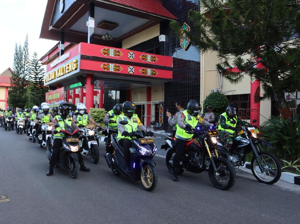 Polda Kalteng Gelar Patroli Skala Besar Jaga Kamtibmas Perayaan Paskah Polda Kalteng Gelar Patroli Skala Besar Jaga Kamtibmas Perayaan Paskah