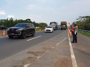 Asyik, Tol Cipali Km 122 yang Amblas, Kini Bisa Digunakan Kembali Asyik, Tol Cipali Km 122 yang Amblas, Kini Bisa Digunakan Kembali