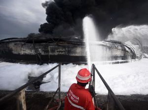 Tangki Kilang Balongan yang Meledak Dibuat 2004, Masih Layak Pakai? Tangki Kilang Balongan yang Meledak Dibuat 2004, Masih Layak Pakai?