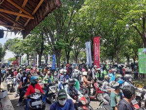 Ini Kata Kampus Ubaya soal Vaksin Drive Thru Sempat Membludak Tanpa Jaga Jarak Ini Kata Kampus Ubaya soal Vaksin Drive Thru Sempat Membludak Tanpa Jaga Jarak