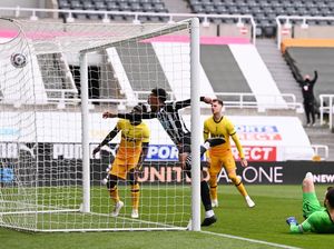 Newcastle Vs Tottenham: The Lilywhites Tertahan 2-2