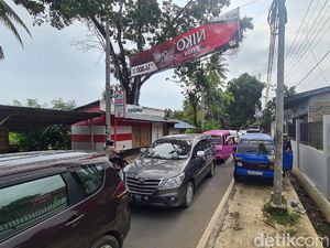 Arus Balik Wisatawan, Ruas Jalan Cisolok-Palabuhanratu Sukabumi Padat Arus Balik Wisatawan, Ruas Jalan Cisolok-Palabuhanratu Sukabumi Padat
