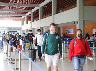 Potret Ramainya Ngurah Rai di Hari Terakhir Libur Paskah