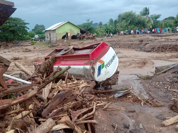 Banjir Bandang di NTT Tewaskan 23 Warga