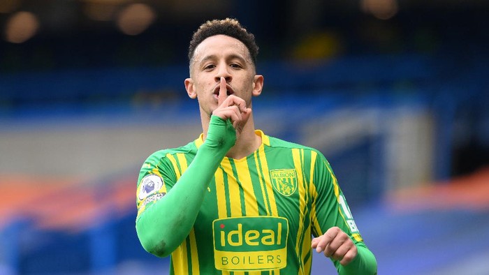 LONDON, ENGLAND - APRIL 03: Callum Robinson of West Bromwich Albion celebrates after scoring their sides fifth goal during the Premier League match between Chelsea and West Bromwich Albion at Stamford Bridge on April 03, 2021 in London, England. Sporting stadiums around the UK remain under strict restrictions due to the Coronavirus Pandemic as Government social distancing laws prohibit fans inside venues resulting in games being played behind closed doors. (Photo by Mike Hewitt/Getty Images)