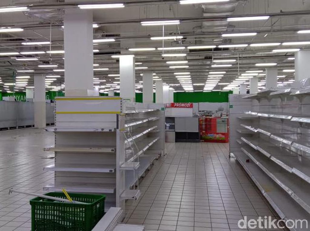 Begini Kondisi Giant Pamulang Square yang Tutup Permanen Begini Kondisi Giant Pamulang Square yang Tutup Permanen