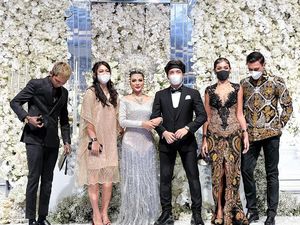 Jessica Iskandar Hadir di Pernikahan Atta-Aurel, Kebaya Seksinya Bikin Salfok