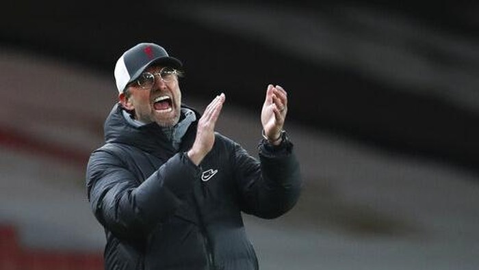 Liverpools manager Jurgen Klopp gestures during the English Premier League soccer match between Arsenal and Liverpool at the Emirates Stadium in London, England, Saturday, April 3, 2021. (Catherine Ivill/Pool via AP)