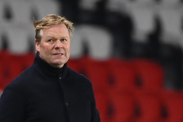 Barcelonas Dutch coach Ronald Koeman attends the UEFA Champions League round of 16 second leg football match between Paris Saint-Germain (PSG) and FC Barcelona at the Parc des Princes stadium in Paris, on March 10, 2021. (Photo by FRANCK FIFE / AFP)