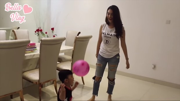 Memiliki Konsep Open Space/youtube.com/marcelladaryananiofficial Memiliki Konsep Open Space dengan sedikit partisi/youtube.com/marcelladaryananiofficial