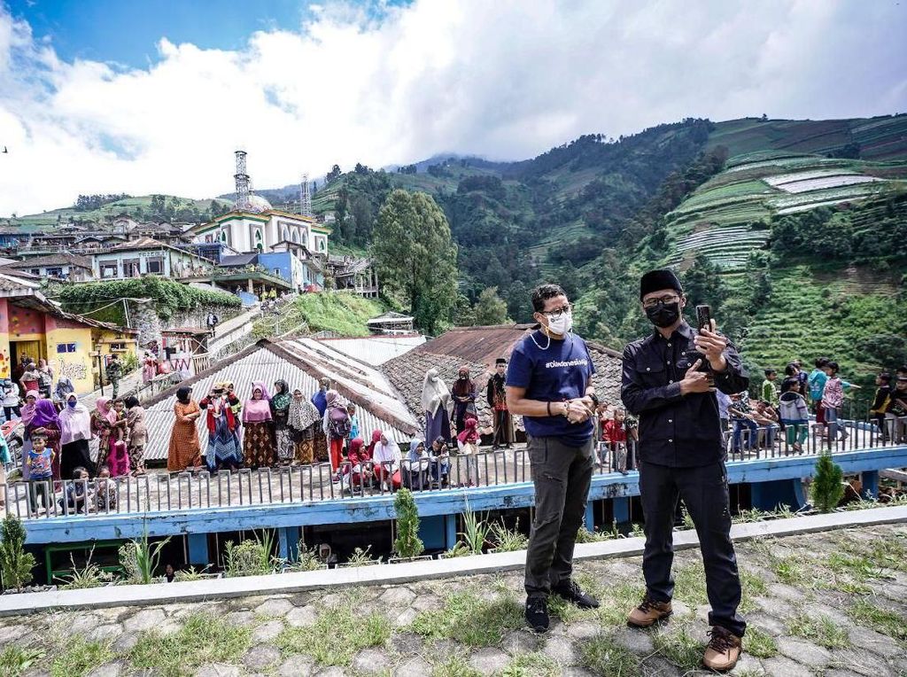 RI Dilanda Aksi Terorisme, Sandiaga Pastikan Pariwisata Aman RI Dilanda Aksi Terorisme, Sandiaga Pastikan Pariwisata Aman