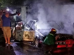 Honda Jazz Bawa Jeriken BBM di Parepare Meledak, Lalu Terbakar