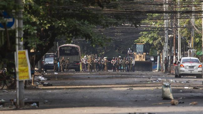 Myanmar Kembali Tembaki Demonstran Antikudeta, 13 Orang Tewas Myanmar Kembali Tembaki Demonstran Antikudeta, 13 Orang Tewas
