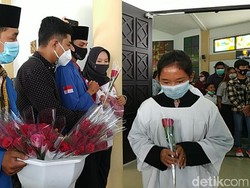 Perayaan Paskah, Mahasiswa Muslim di Ciamis Bagikan Bunga di Gereja