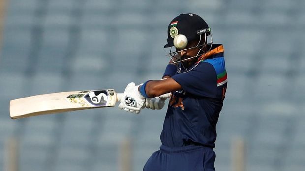 Smashot 4 April 2021 Cricket - Third One Day International - India v England - Maharashtra Cricket Association Stadium, Pune, India - March 28, 2021 India's Hardik Pandya in action REUTERS/Francis Mascarenhas TPX IMAGES OF THE DAY