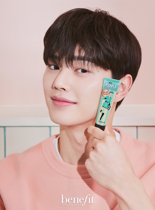 Song Kang x Benefit Cosmetics Korea/twitter.com/NAMOOACTORS2004 Song Kang x Benefit Cosmetics Korea/twitter.com/NAMOOACTORS2004