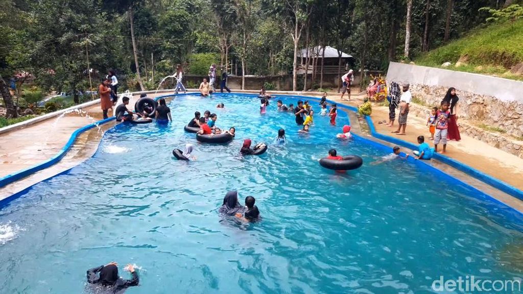 Foto Wai Batu Buat Ngadem, Wisata Alam Unik dari Polman Foto Wai Batu Buat Ngadem, Wisata Alam Unik dari Polman