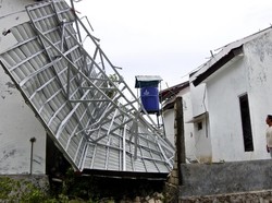 Ratusan Rumah Korban Badai Siklon Seroja di Kupang Dapat Bantuan