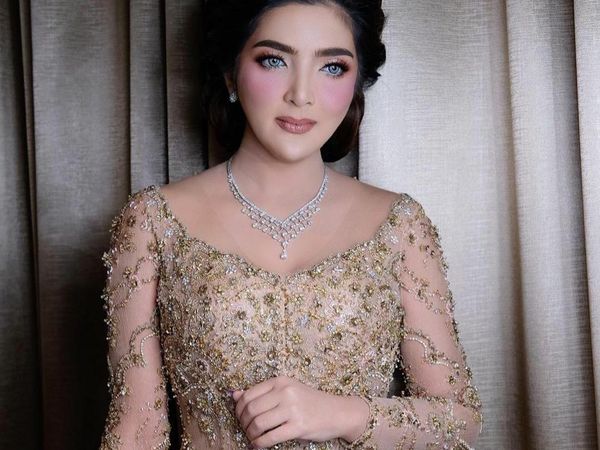 8 Foto Penampilan Ashanty di Pernikahan Aurel - Atta, Terlihat Berbeda