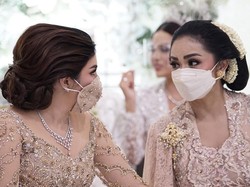 Potret Keakraban Ashanty-Krisdayanti, 2 Ibu di Pernikahan Aurel Hermansyah