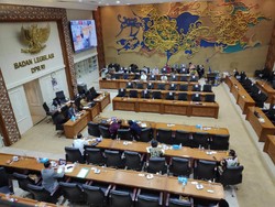 Tim Ahli Baleg DPR: Rutin Konsumsi Minol Tingkatkan Risiko Terinfeksi Corona