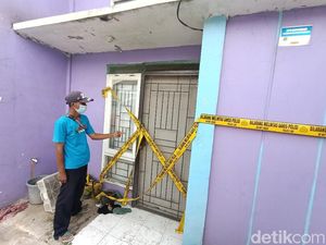 Densus 88 Geledah Rumah Terduga Teroris di Karawang